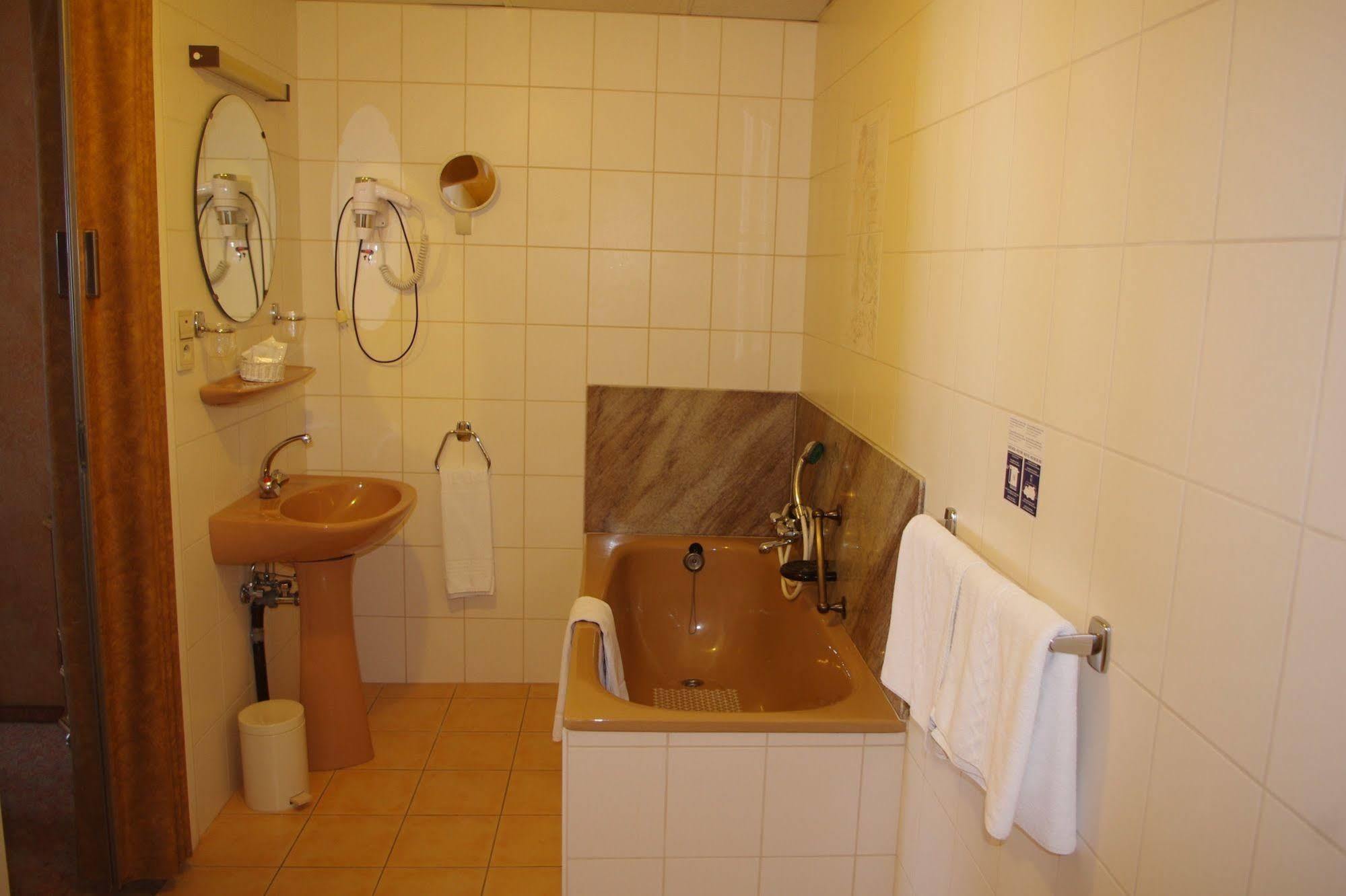 Auberge D'Alsace Hotel De France Bouillon Eksteriør billede